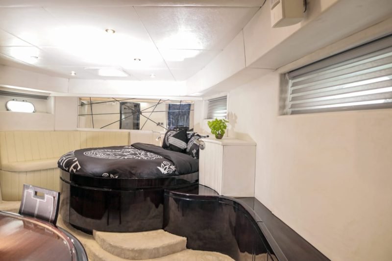 90 Feet Luxury Party Yacht Capacity 50 Guests