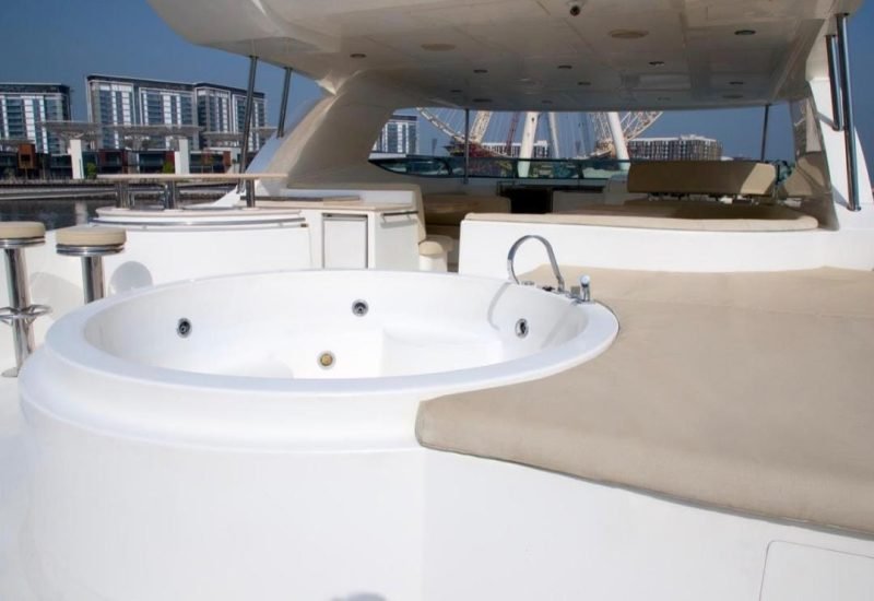 101 Feet Luxury Yacht – photo 6