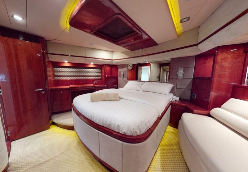 Majesty 88 Feet luxury Yacht in Aed 1400 Each hour Only – photo 4